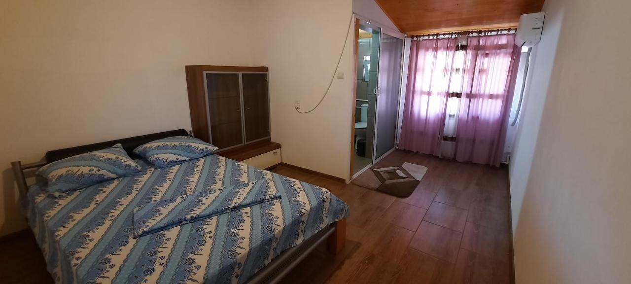 Telteu Florian Hotel Dubova Buitenkant foto