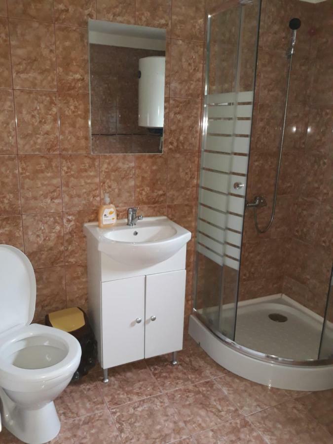 Telteu Florian Hotel Dubova Buitenkant foto